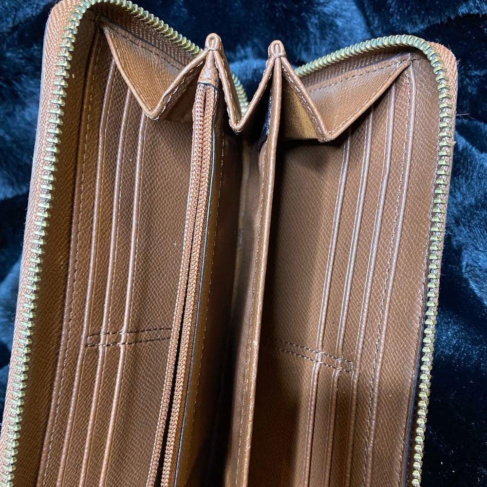 Coach Wallet - Picture 2 of 4